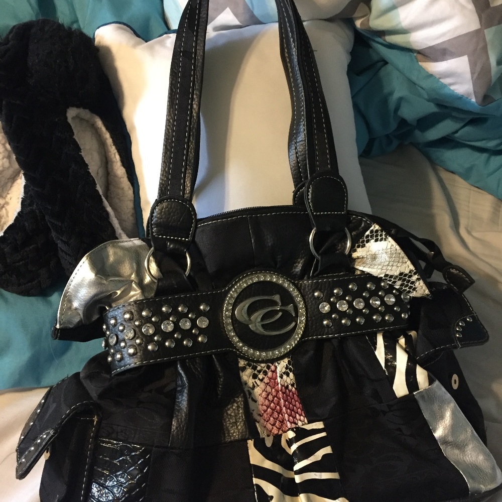 Unique shoulder purse